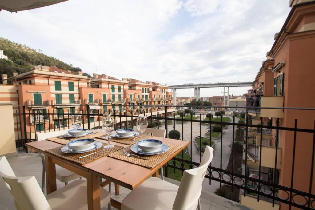 Appartamento Ristrutturato Con Terrazzo Varazze Buitenkant foto